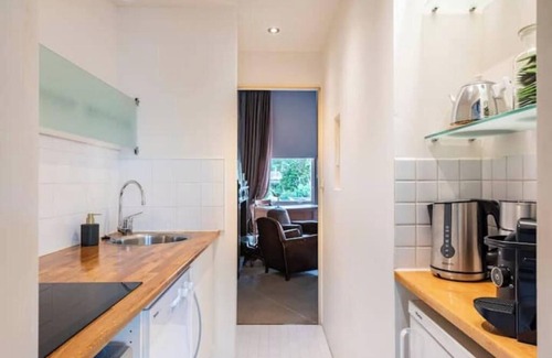 De Weteringschans Apartment | Beautiful & Well-located Canalhouse