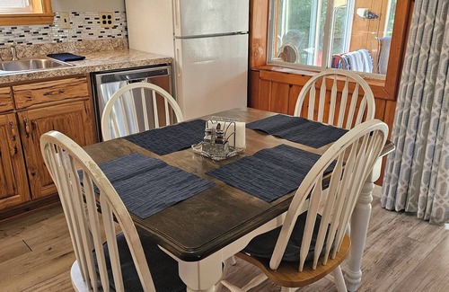 Ashville House | Beautiful wildlife sanctuary on goose creek with kayaks!