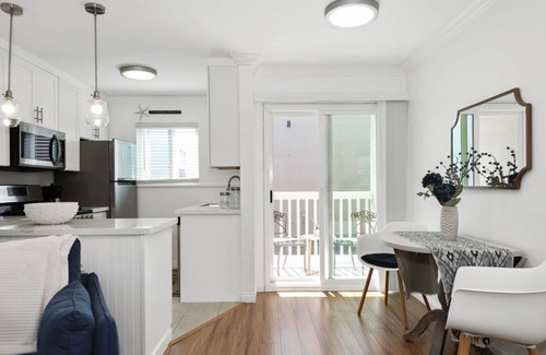 East Manhattan Beach Condo | Beautifully Remodeled 1-Bed 1-Bath Condo In Hermosa Beach