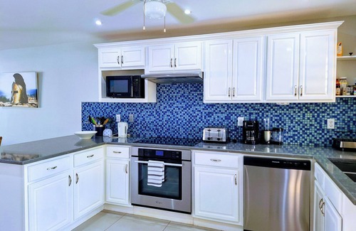 Bouvet Island House | Beautifully renovated villa less than 5 minutes from the beach