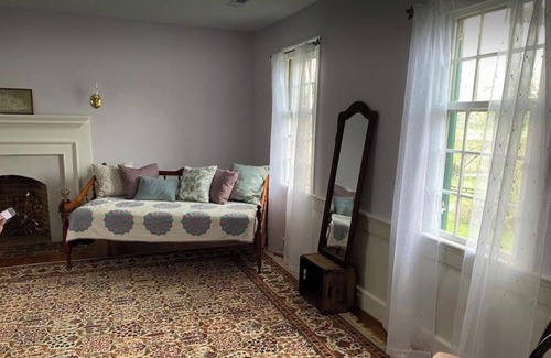 Gordonsville House | Beautifully renovated 1780 historic estate and horse farm