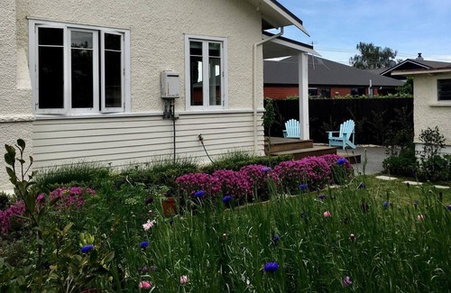 Blenheim House | Beautifully Renovated Bungalow