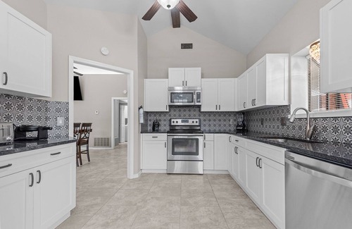 Crown Colony House | BeautifulQuietHomePerfect4Stay in Lufkin, Texas!