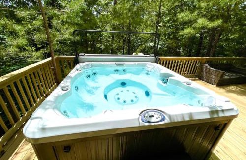 Rambo Riviera House | Beaver Lake Luxury Retreat - Whispering Pines