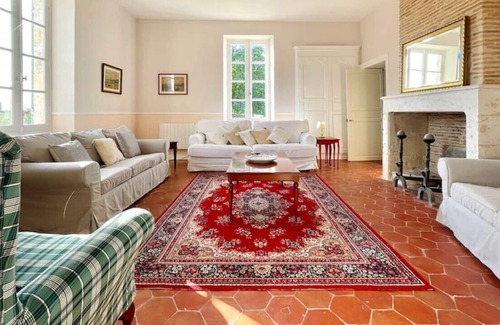 Saint-Jean-de-Duras Villa | Bechade · Elegant country villa with pool in SW France