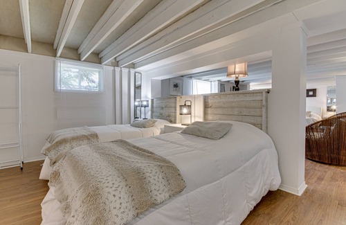 Mauricie Bed & Breakfast | Bed and breakfast: Large family suite with private sauna