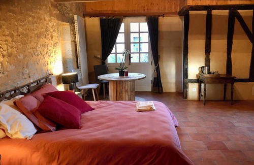 Saint-Hilaire-de-Lusignan Bed & Breakfast | Bed and Breakfast Four à Pruneaux