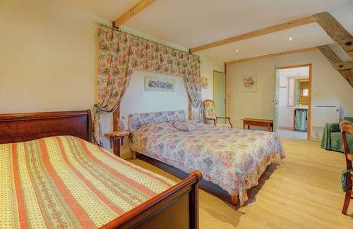 Boisgervilly Bed & Breakfast | Bed and Breakfast 'Les Hortensias Roses'