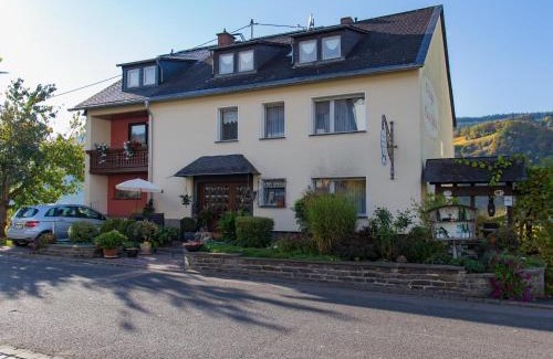 Burg Bed & Breakfast | Bed & Breakfast Sandra Müller