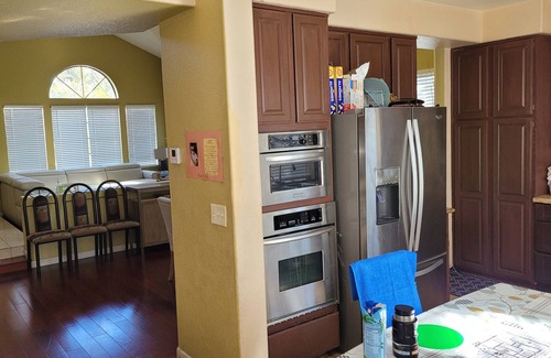 Cambrian Community House | BED ROOM 1: MODERN COMFORTS: BEST FOR 1-2 GUESTS: