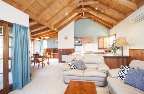 Beechworth Cottage | Beechworth Cedar Cottages