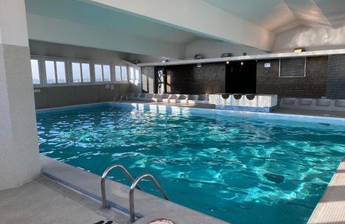 Saint-Lambert Apartment | Bel appartement avec piscine et vue sur Paris