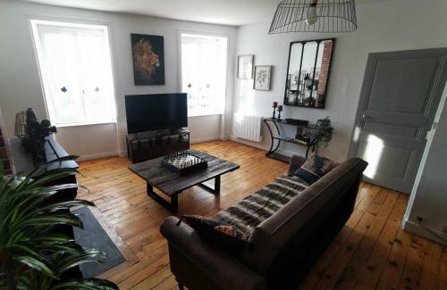 Ambert Apartment | Bel appartement de 1 à 7 personnes