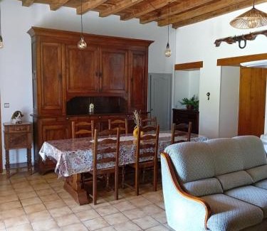 Moncayolle-Larrory-Mendibieu Apartment | Bel appartement avec jardin entre mer et montagne
