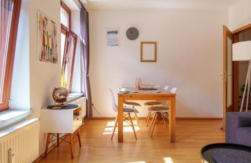 Halle Apartment | BELIEBT Zentrales & ruhiges Innenstadtapartment