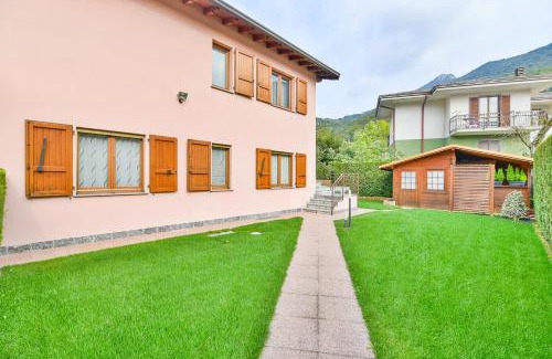 Valbrona House | Bellagio holiday home private swimming pool