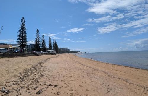 Margate Apartment | BellaVita pet-friendly Oasis in Margate