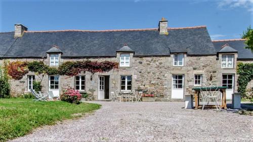 Plevenon House | Belle longère de charme au calme, 10 - 12 personnes, 5 mn des plages et GR 34