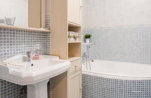 Castle Hill Apartment | Belleville Home with Balcony