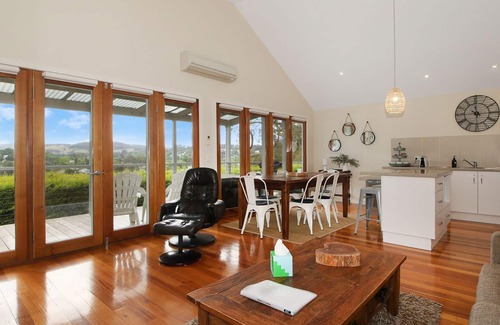 Beechworth Cottage | Bells Of Beechworth - views to take your breath away