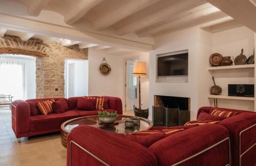 Castellnou de Bages House | Belvilla by OYO Les Fonts