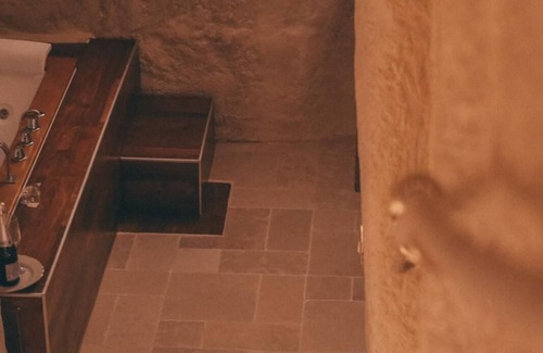 Sasso Caveoso Bed & Breakfast | Benvenuti nella nostra meravigliosa suite situata nel cuore dei Sassi di Matera.