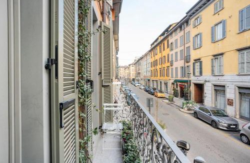 Borgo San Leonardo Apartment | Bergamo Center [SUITE MIA] - Modern & Green + WiFi