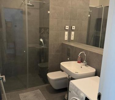 Tiergarten Apartment | Berlin Apartment Genthiner 1