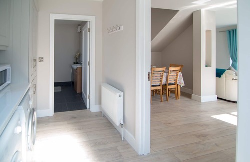 Liscannor Cottage | Beside the sea with spectacular ocean views! Minutes from Cliffs of Moher