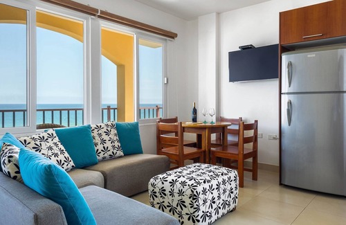 Manta Apartment | Beso del Sol - "Olas" 1-Bedroom Beachfront Apartment