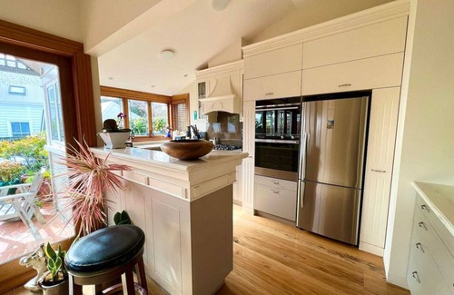 Devonport House | Bespoke Stays - Festive Villa Retreat