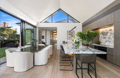 Ponsonby House | Bespoke Stays - Summer Christmas Escape