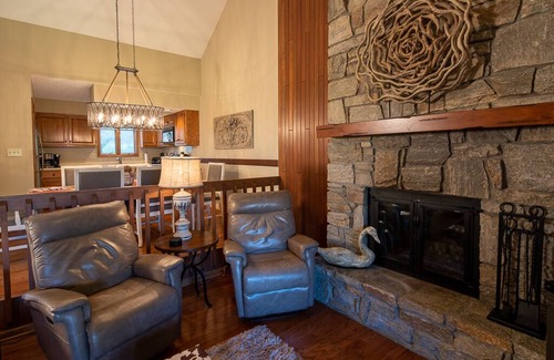 Blowing Rock Condo | Best at Chetola 3BR Condo w/access to Heated Indoor Pool & Fitness Center
