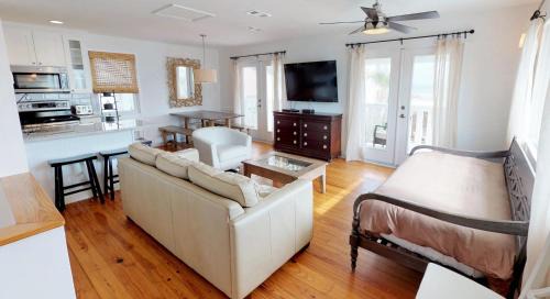 St. Augustine Beach House | BEST BEACH Cottage Two Gorgeous Ocean Views - Renovated Like POTTERY BARN - Beach Steps Away