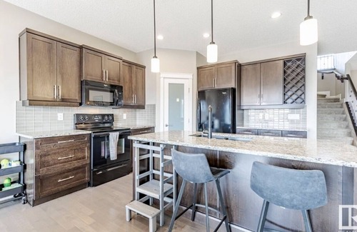 Southeast Edmonton House | Best home with lakeview access peace and quite place for family