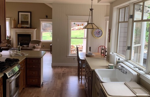 Flagstaff Other | BEST LOCATION: Base of Flatirons, steps to Chautauqua Trails. Walk to CU & Pearl