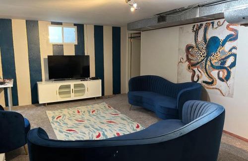 Martin Acres House | Best Location Fun 2 Living Rooms and Game Room