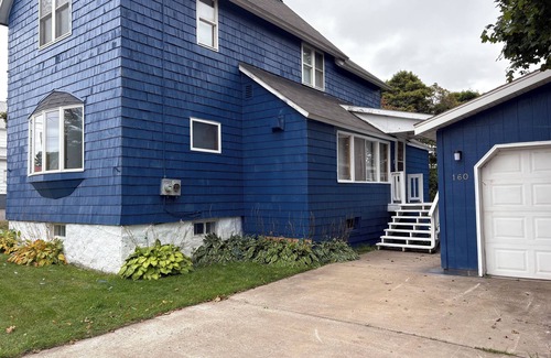 Mohawk House | Best location in the Keewenaw!