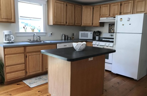 East Chop House | BEST LOCATION * Walk to Town/Beaches * Fun and Relaxing