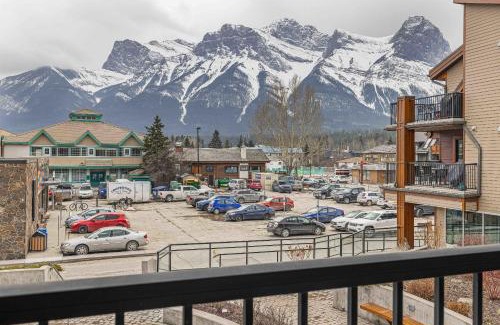 Town Centre House | Best Views of Canmore - 2Bed 2Bath