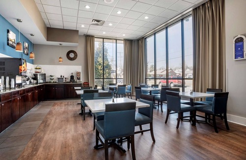 Chester Hotel | Best Western Plus Philadelphia Airport S. At Widener Univ.