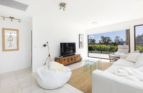 Green Point House | Between the ocean & the lake