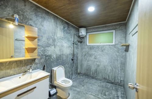 Thulusdhoo Island House | Bibee Surf