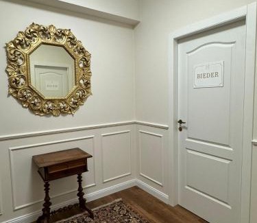 Barriera Vecchia-San Giacomo House | Biedermeier