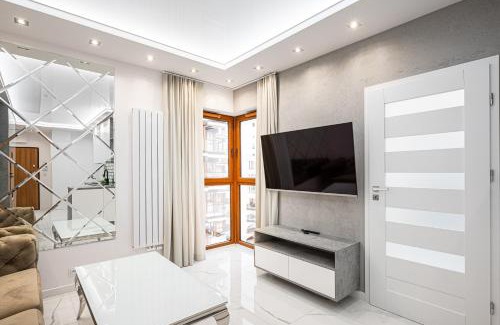 Bielany Apartment | Bielany Luxury Apartment by BookingHost