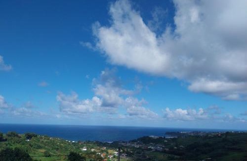 Le Lorrain Apartment | BIENVENUE AU SOLEIL LEVANT assier entrée morne savon ,le lorrain