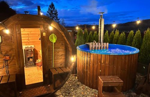 Ustrzyki Dolne Ski Chalet | Bieszczadzka Osada Saunowisko w cenie jacuzzi na wyłączność, sauna basen