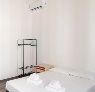 Santissima Annunziata Apartment | Big Apartment Outside Ztl Zone