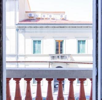 Santissima Annunziata Apartment | Big Apartment Outside Ztl Zone
