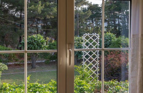 Gomati House | Big Country House | 10' to the Beach | Huge Garden